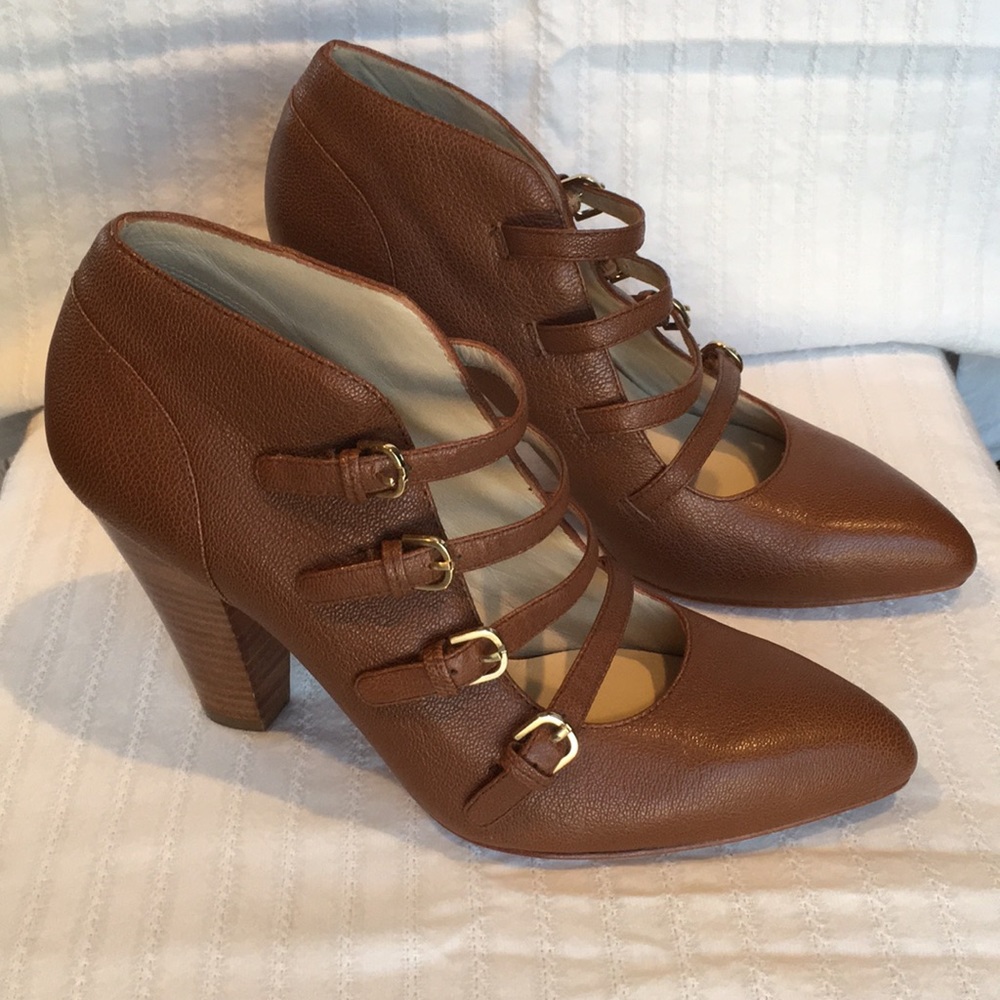 Joan & David Brown Vintage-Inspired Pumps